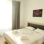 Πανσιόν Summer Rest 3*