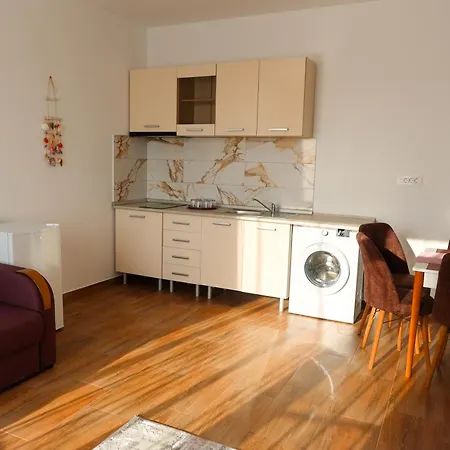 Summer Rest בית הארחה