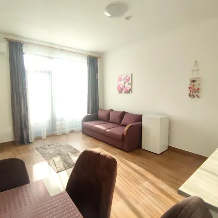 Summer Rest בית הארחה 3*